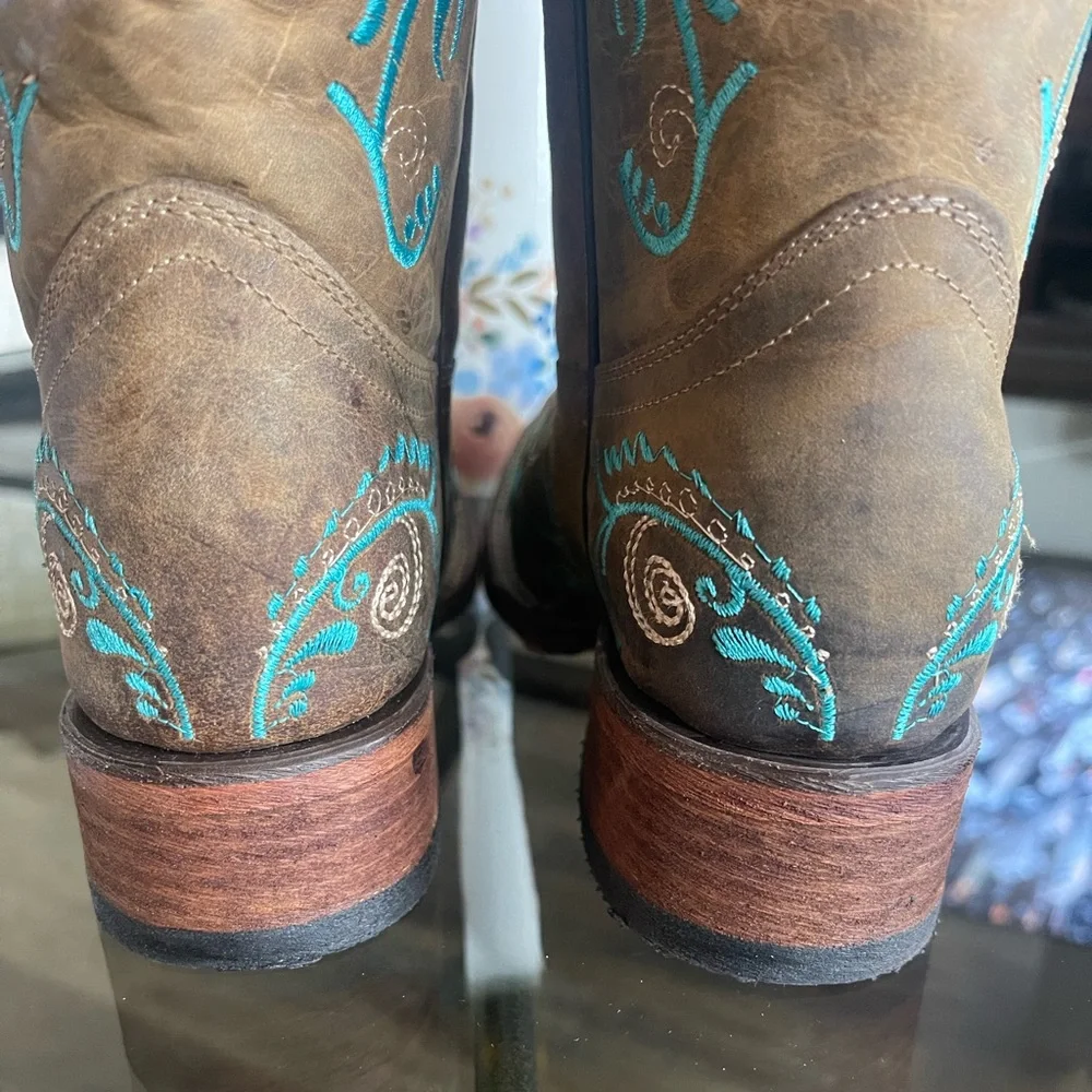 Ladies Circle G Western Boots. NWOT. In original box, and never worn. - Picture 7 of 12